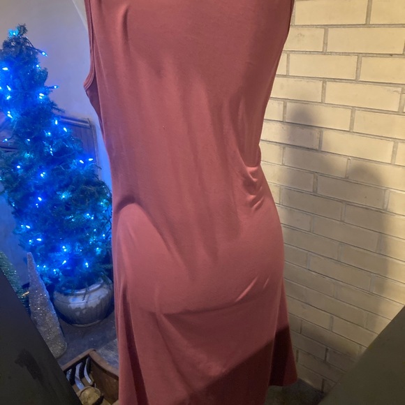 Elegant Pink Sleeveless Dress - Picture 5 of 6